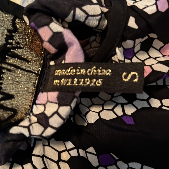 Yumi Kim Geometric print 100% Silk Blouse size S - Picture 10 of 10